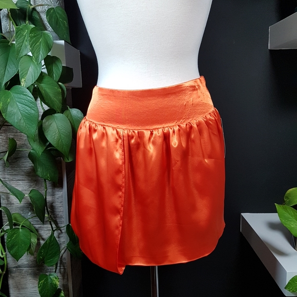 Orange satin bubble skirt - Picture 2 of 6